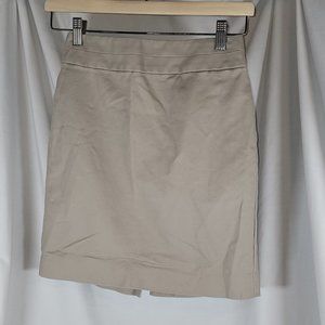 Banana Republic Petites Mini skirt Khaki Juniors - Size 00P - Like New condition